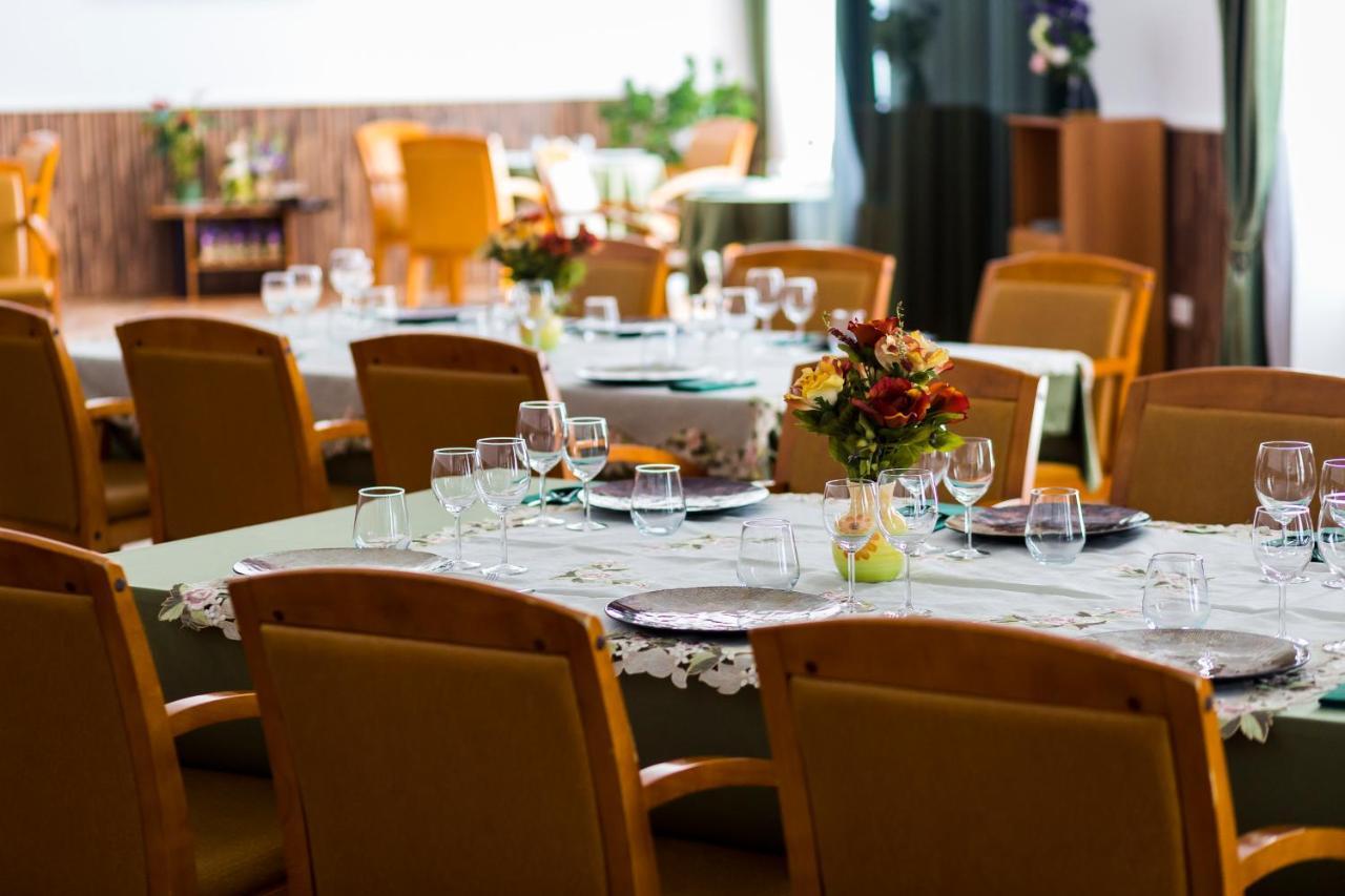 Royal Inn Busteni-Adults Only Εξωτερικό φωτογραφία