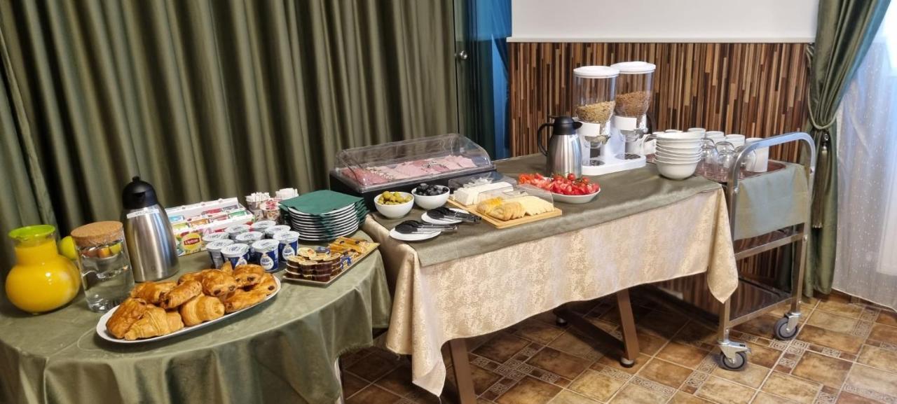 Royal Inn Busteni-Adults Only Εξωτερικό φωτογραφία